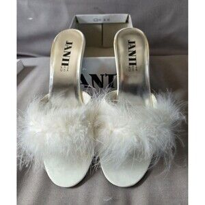 NIB Jante White Maribou 3" Heels with Feathers Size 7